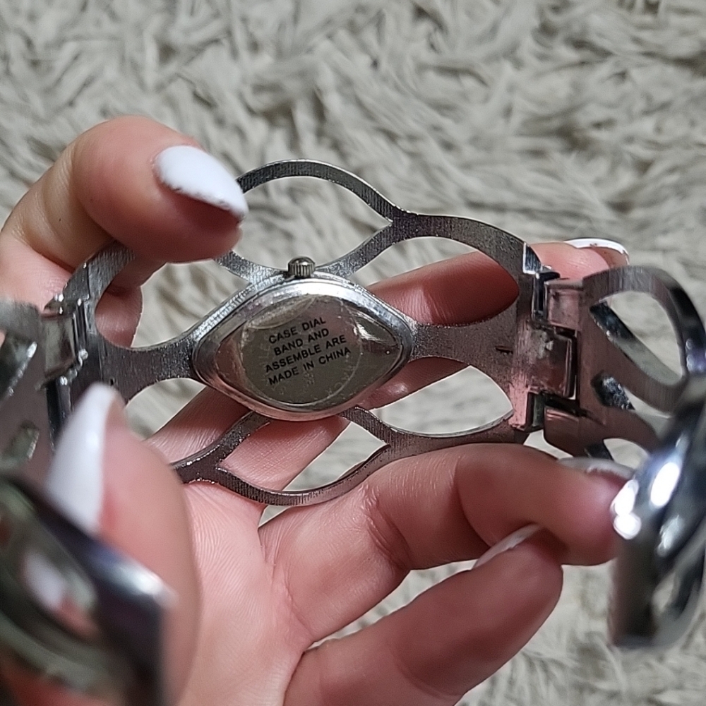 Womens Finesse Watch Vintage Unique Bracelet Cuff Silver Tone - Used ✨️💫 - Picture 9 of 11